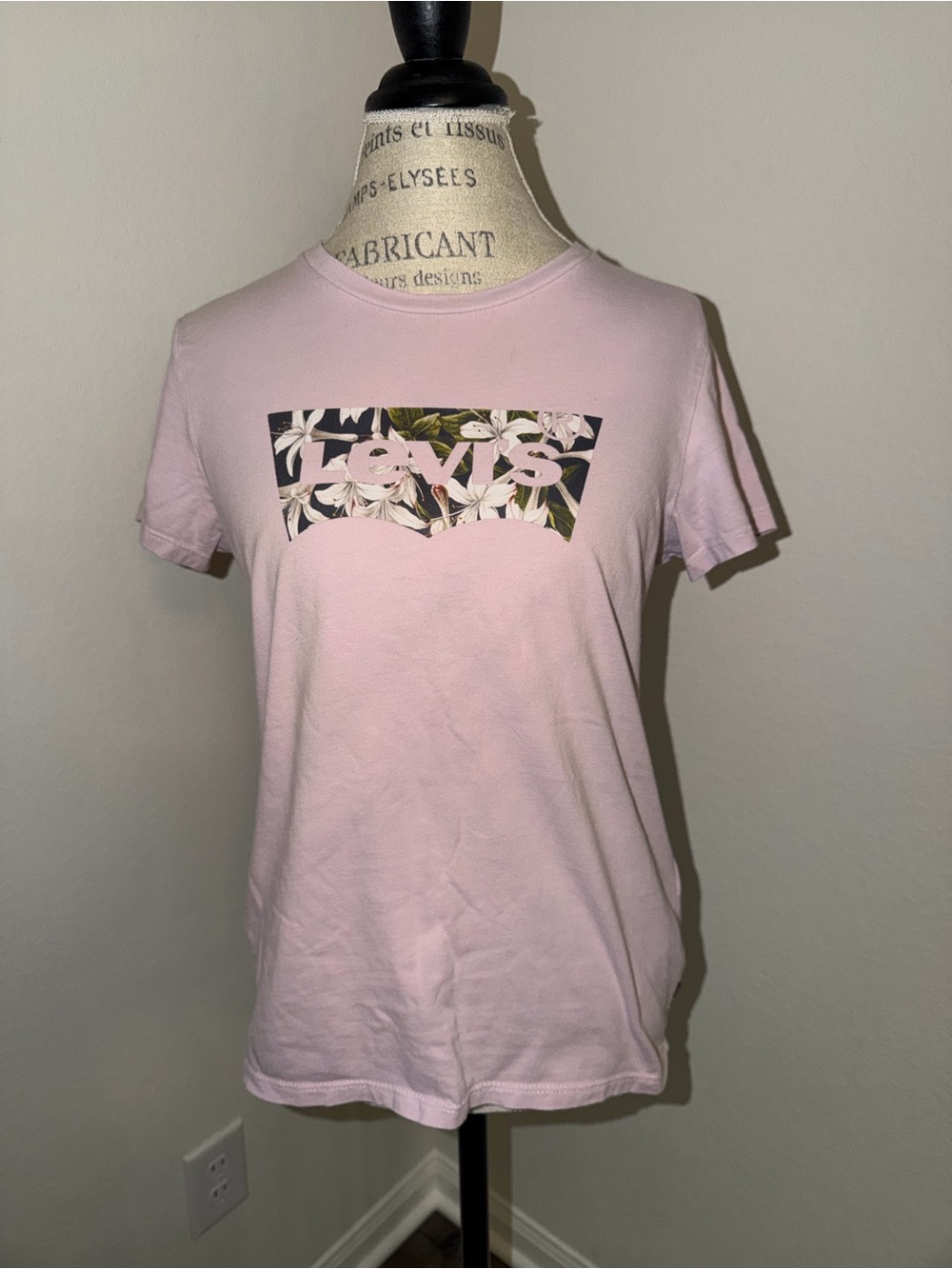 Levi's Women's Pink Crew Tee